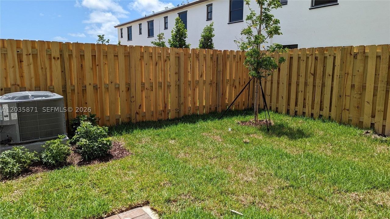 11811 Sw 247th Ter #11811 - Photo 6 of 50
