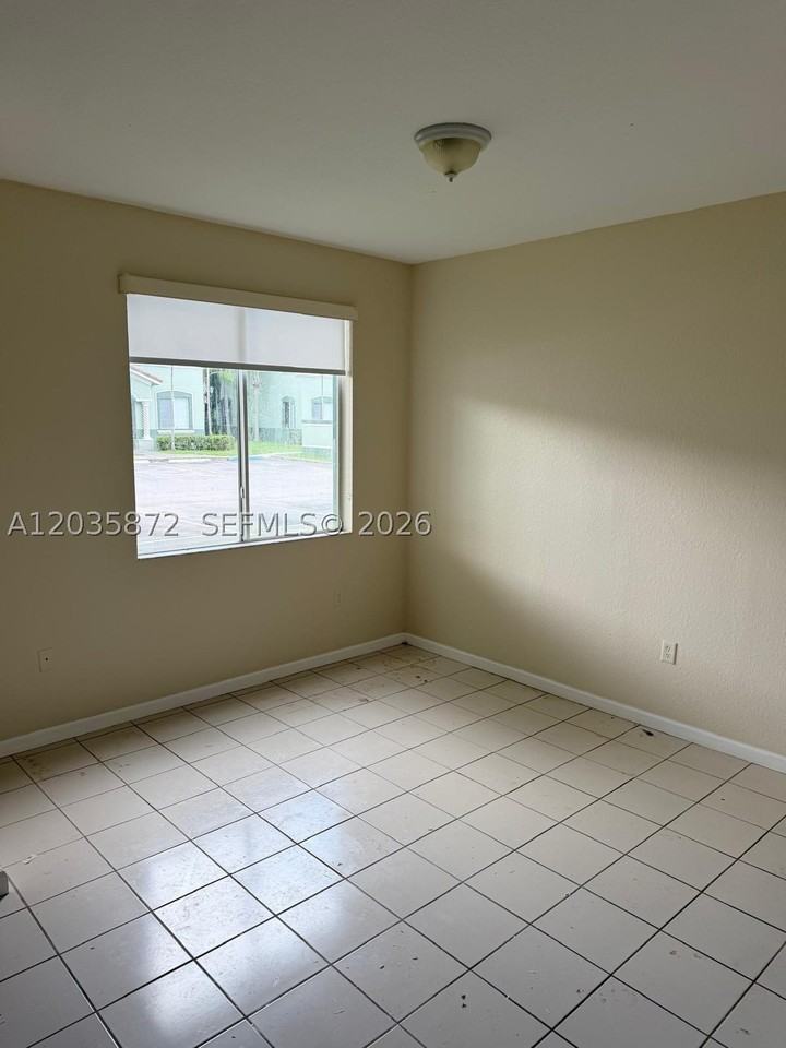 1414 Se 24th Ct #369 - Photo 4 of 13