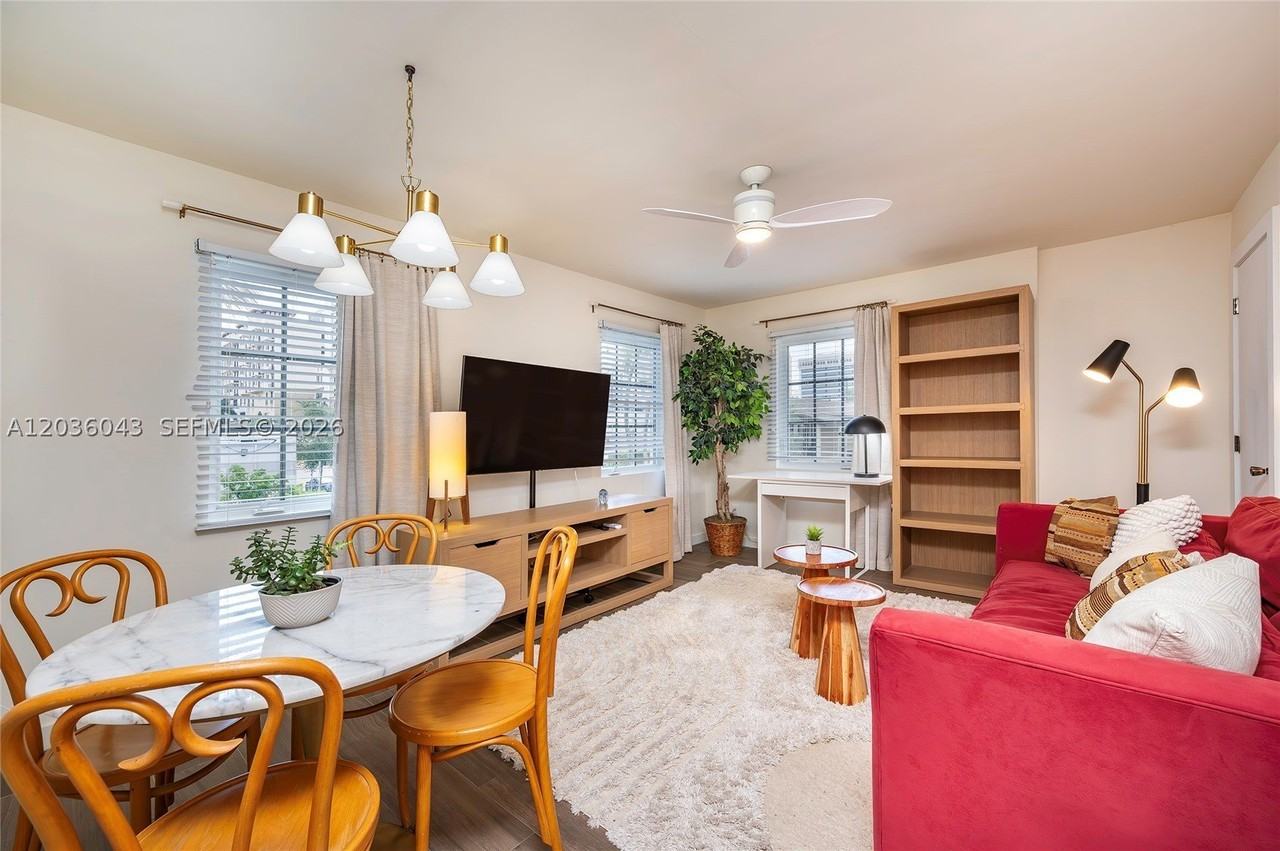 217 Madeira Ave #4 - Photo 4 of 22
