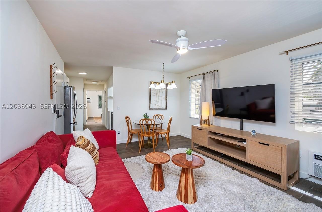 217 Madeira Ave #4 - Photo 6 of 22