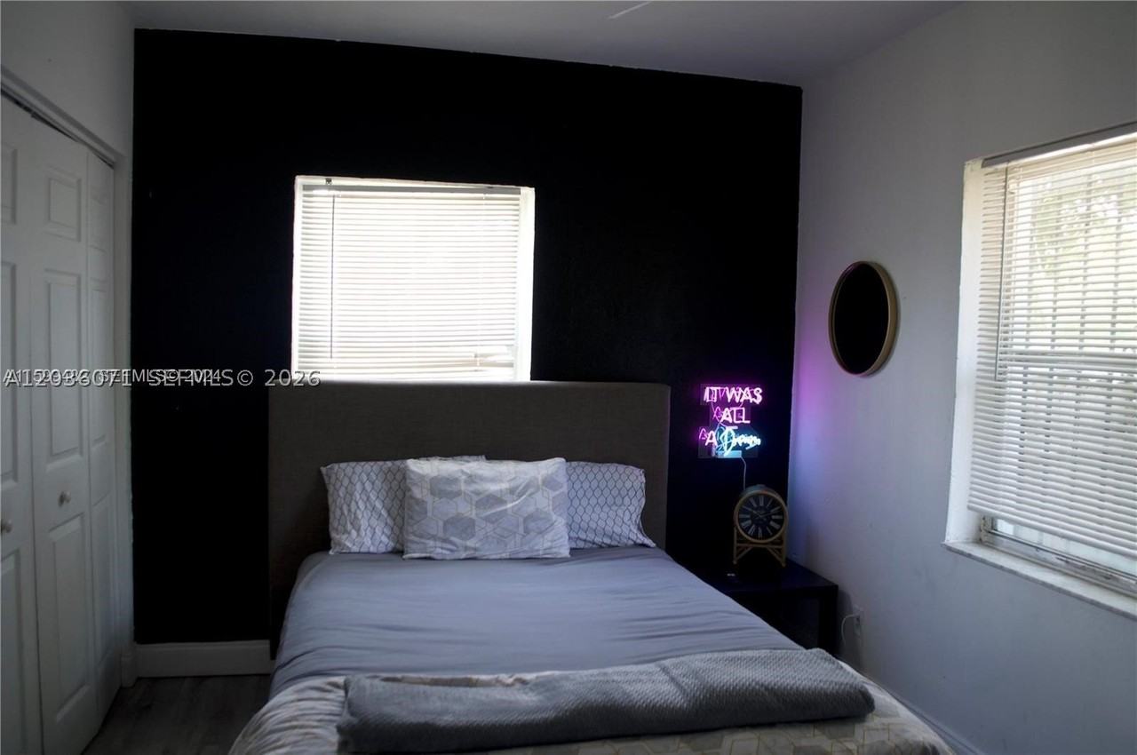 5530 N Miami Ave #2 - Photo 6 of 8