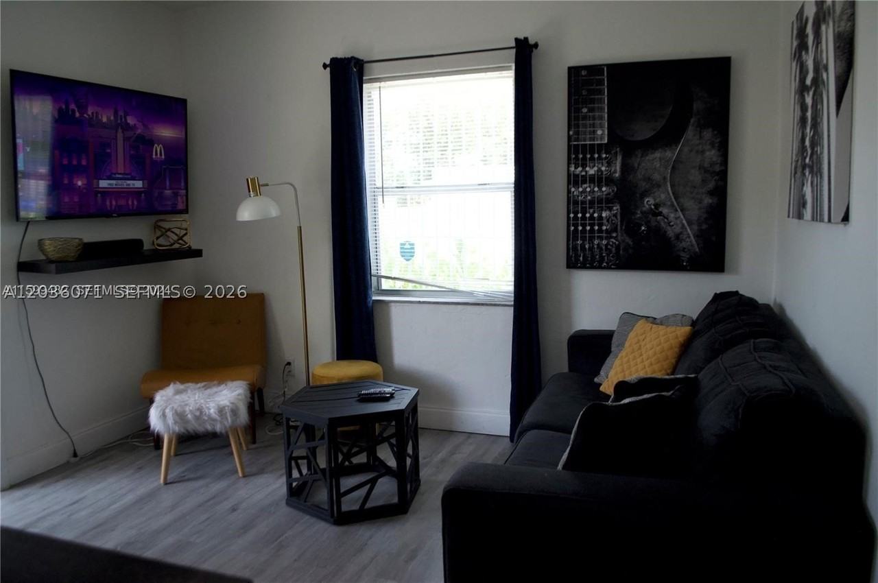5530 N Miami Ave #2 - Photo 7 of 8