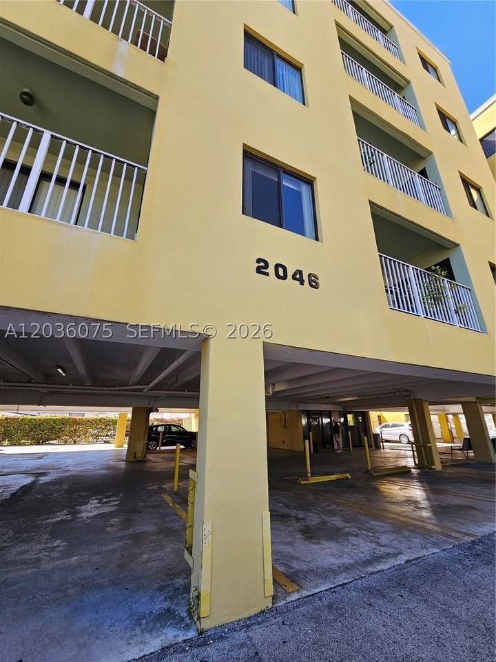 2046 W Flagler St #503