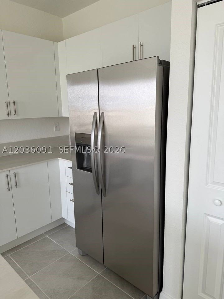 1539 Nw 1st Ave #1 - Photo 3 of 17