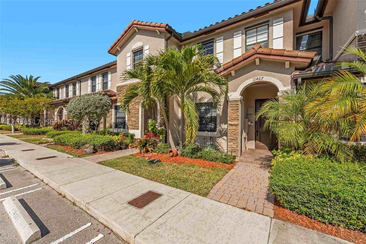 11467 Sw 248th Ln #11467 - Photo 3 of 35