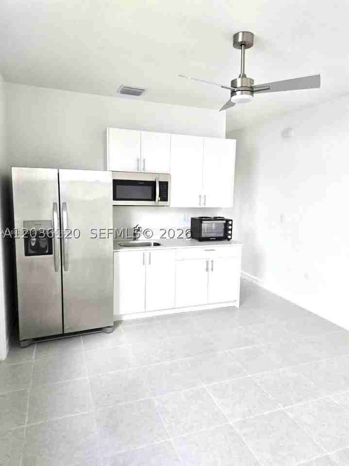 14894 Sw 163rd St - Photo 5 of 11