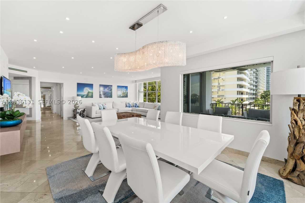 5640 Collins Ave #4D - Photo 7 of 25