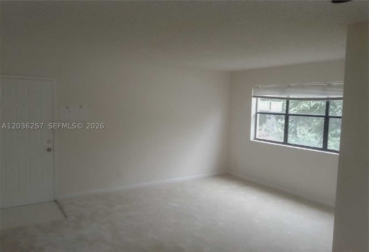 630 S Park Rd #25-3 - Photo 5 of 13
