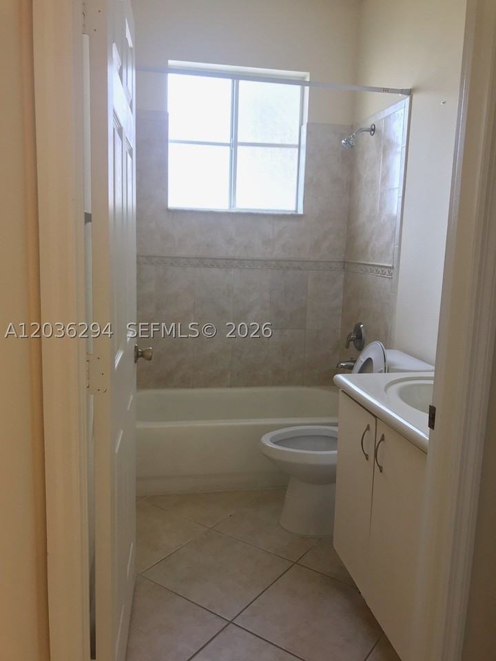4 Sw 16th Ave - Photo 7 of 7