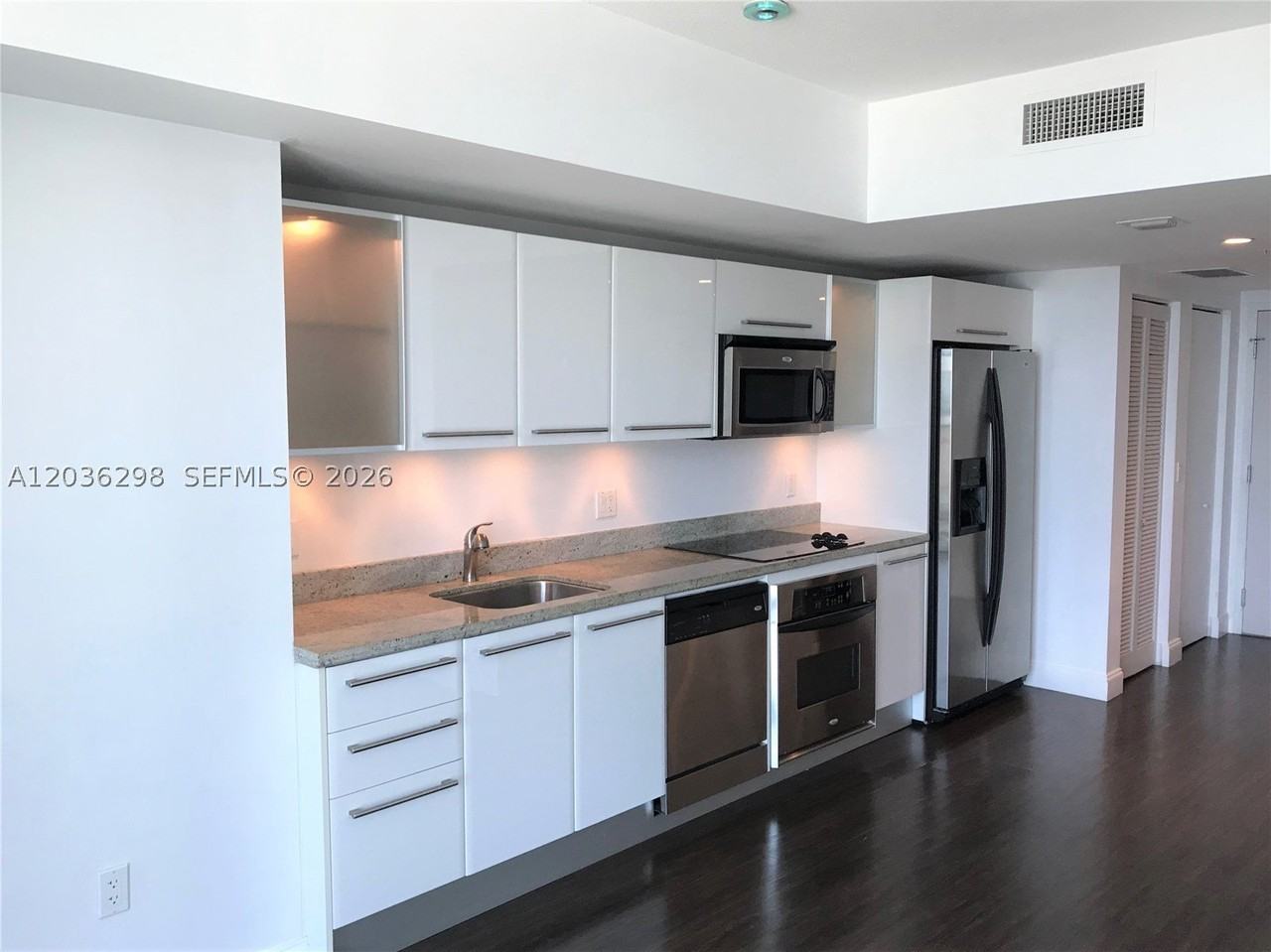 185 Sw 7th St #3806 - Photo 2 of 25