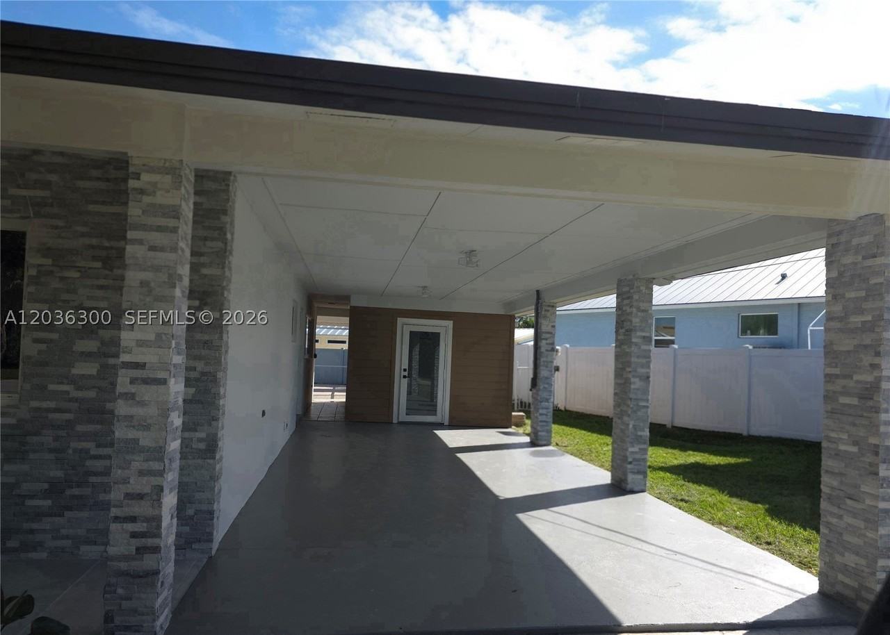 1565 Thumb Point Dr - Photo 6 of 50