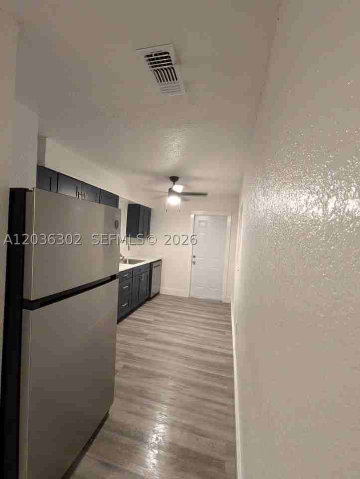 614 Pear St - Photo 3 of 17