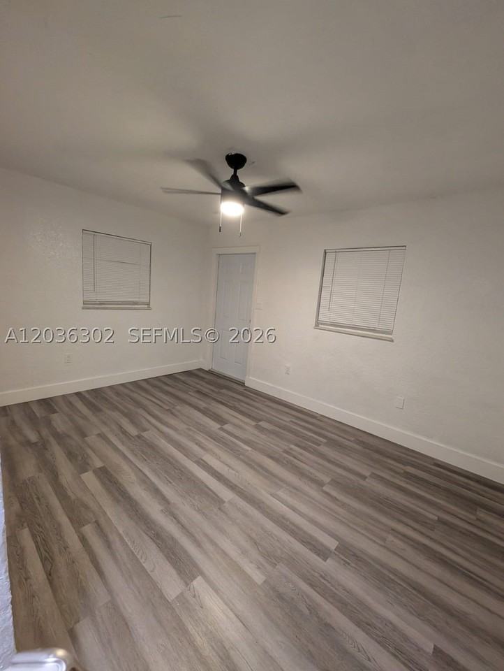 614 Pear St - Photo 4 of 17