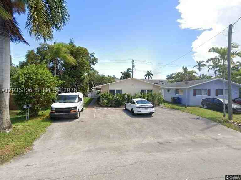 812 Ne 2nd St #1-2