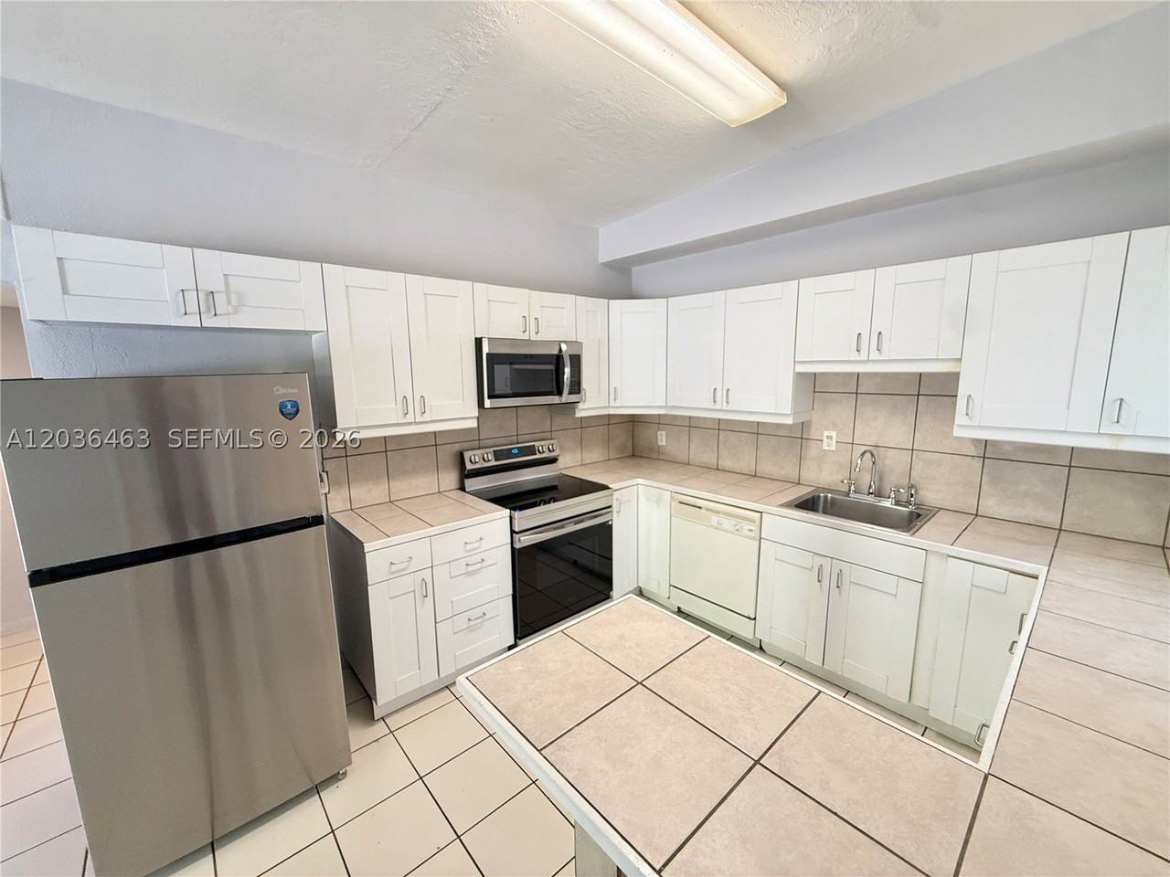 2503 Nw 5th Ave #1 - Photo 5 of 11