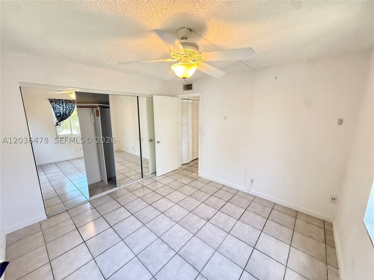 912 Ne 17th Ct #4 - Photo 2 of 7