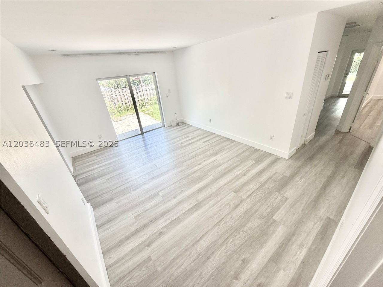 1272 Ne 145th St - Photo 2 of 18