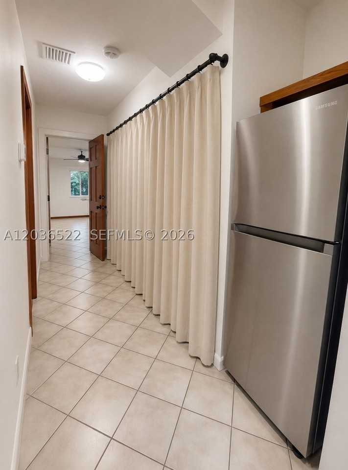 1005 Sw 30th St #1007 - Photo 5 of 14