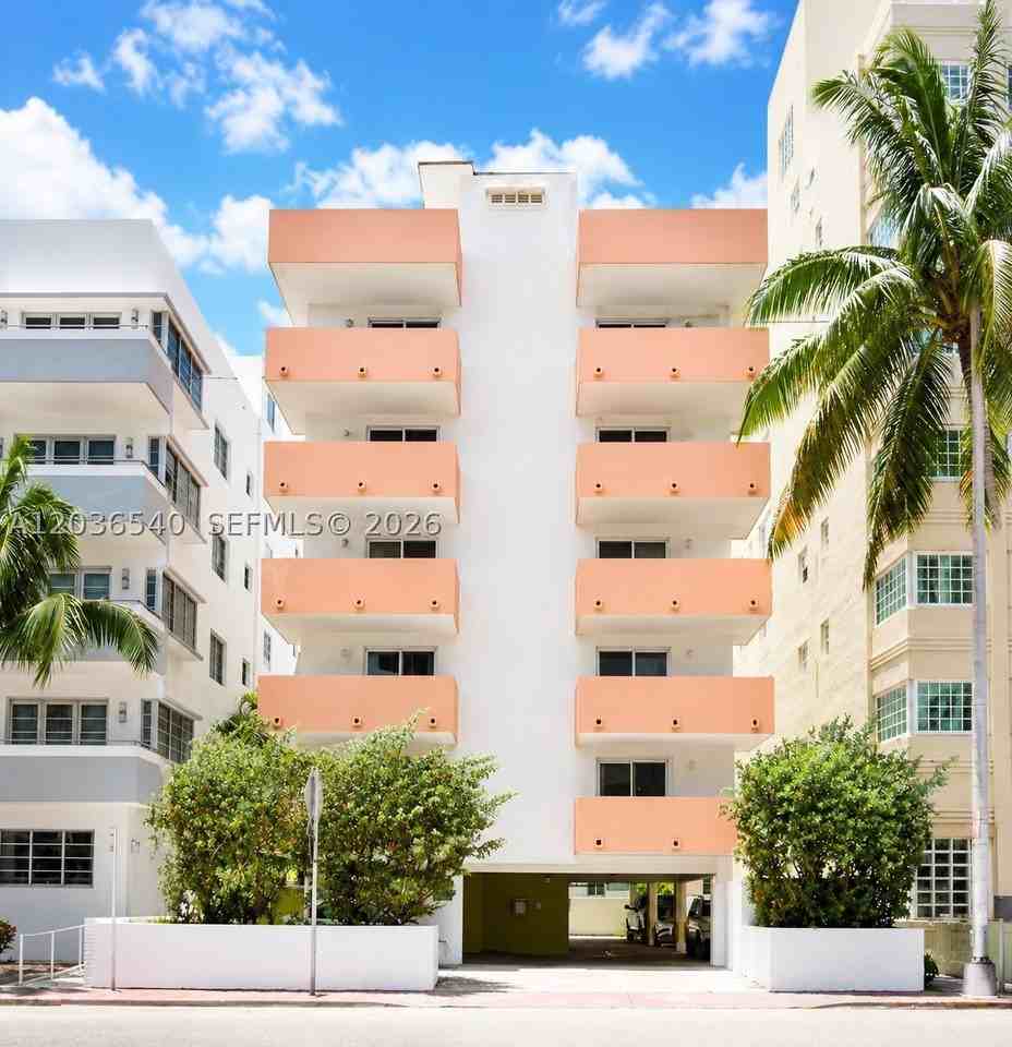 4122 Collins Ave #6A
