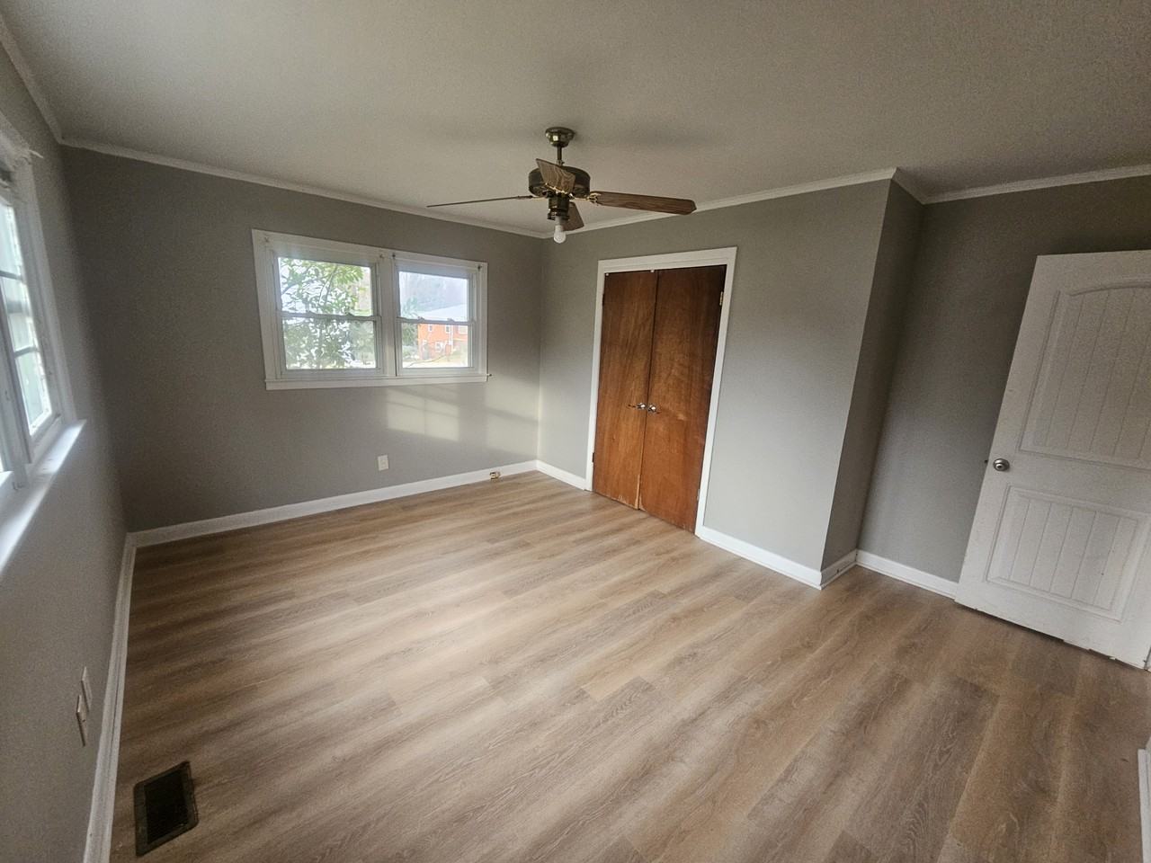 2427 Twin Ave #1 - Photo 3 of 10