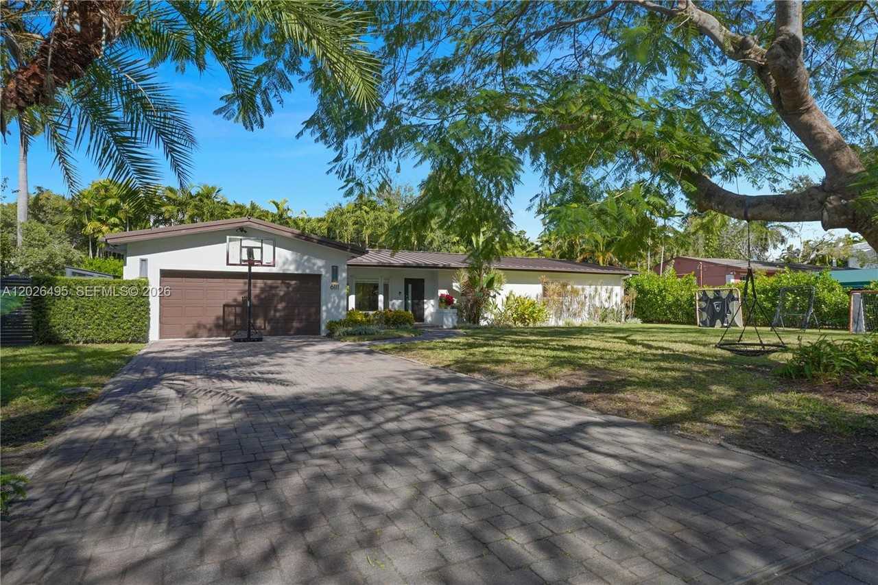 6111 Sw 86th St - Photo 2 of 8