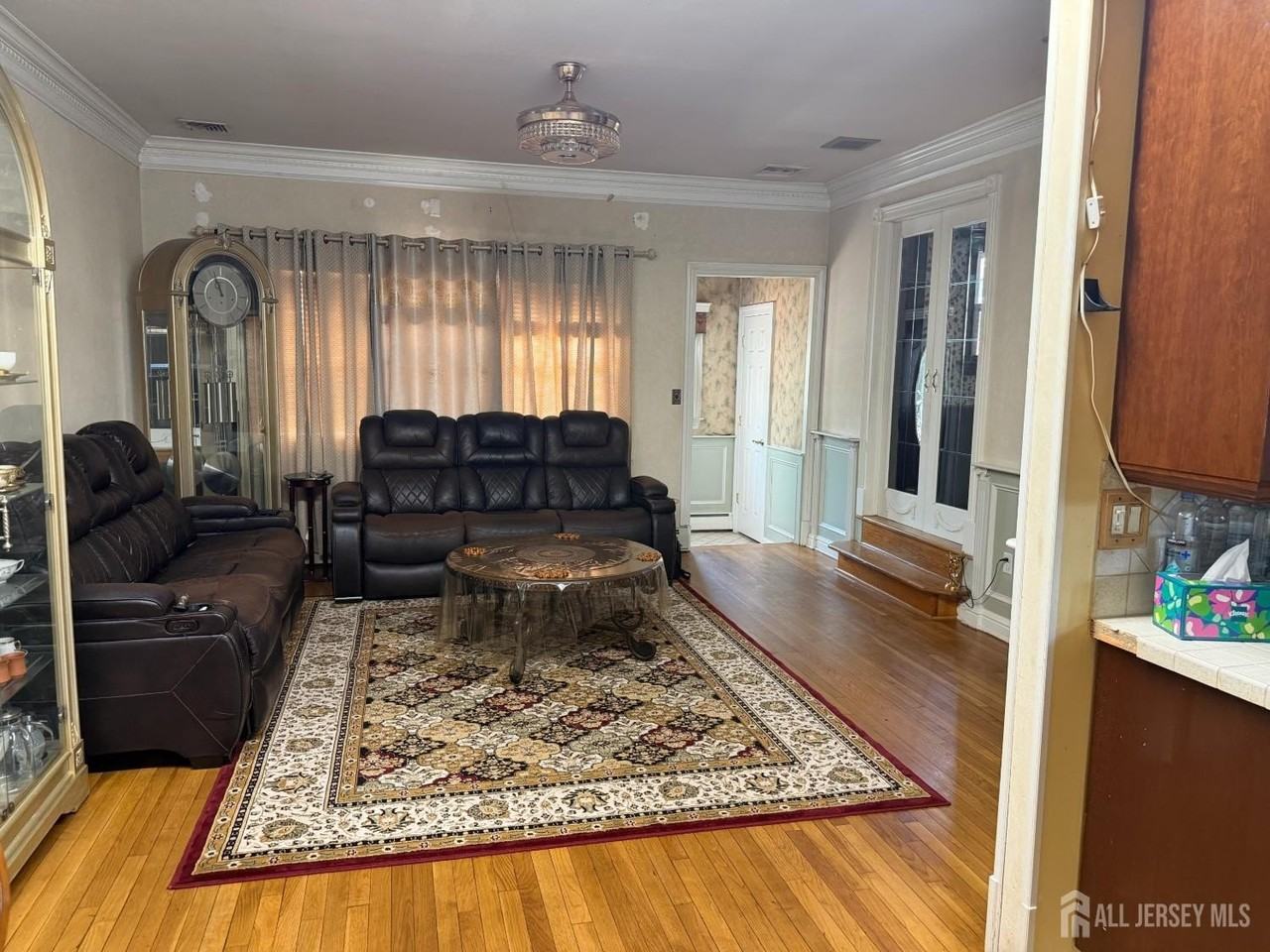 118 Swarthmore Ter - Photo 2 of 28
