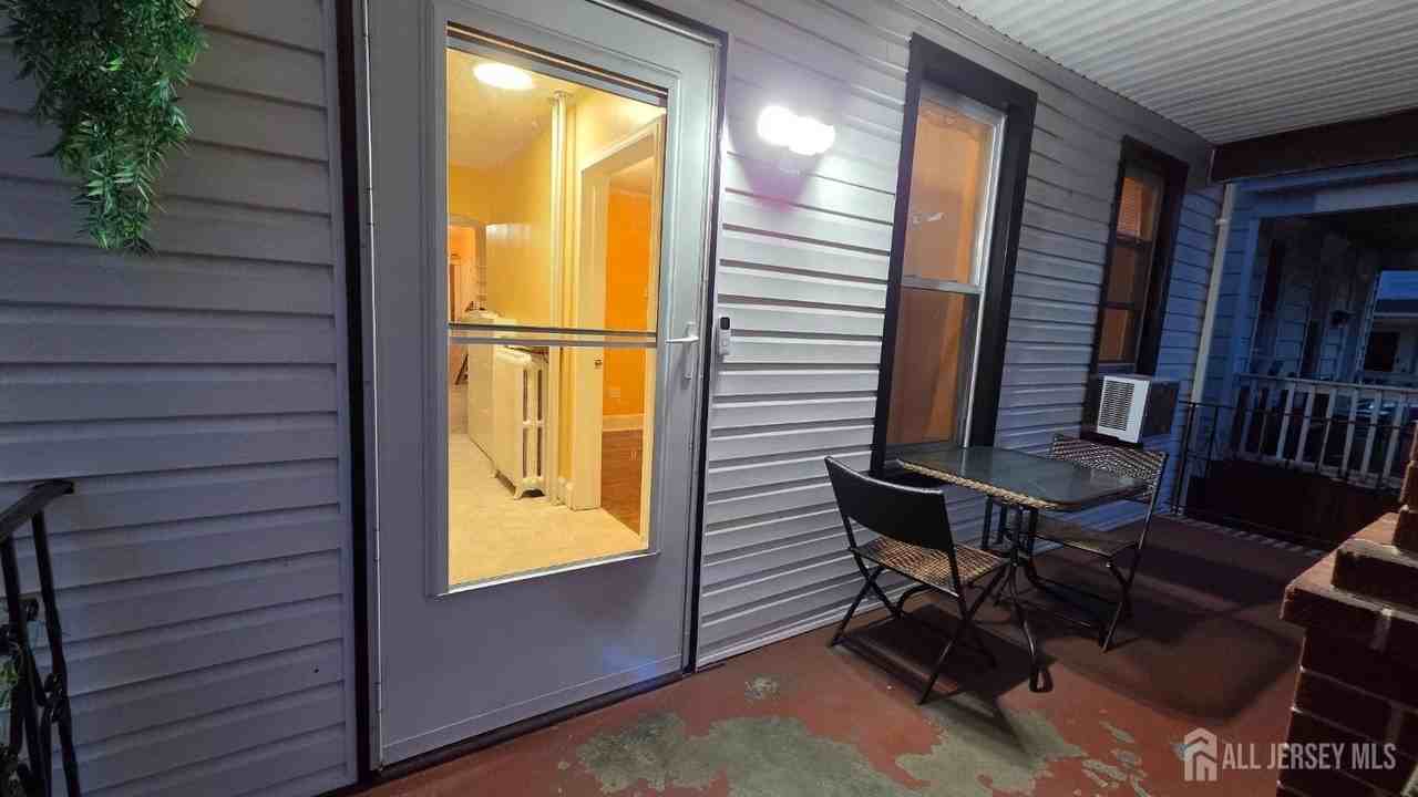 26 Harvey St - Photo 3 of 34