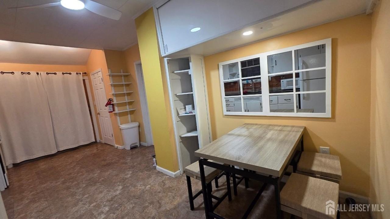 26 Harvey St - Photo 7 of 34