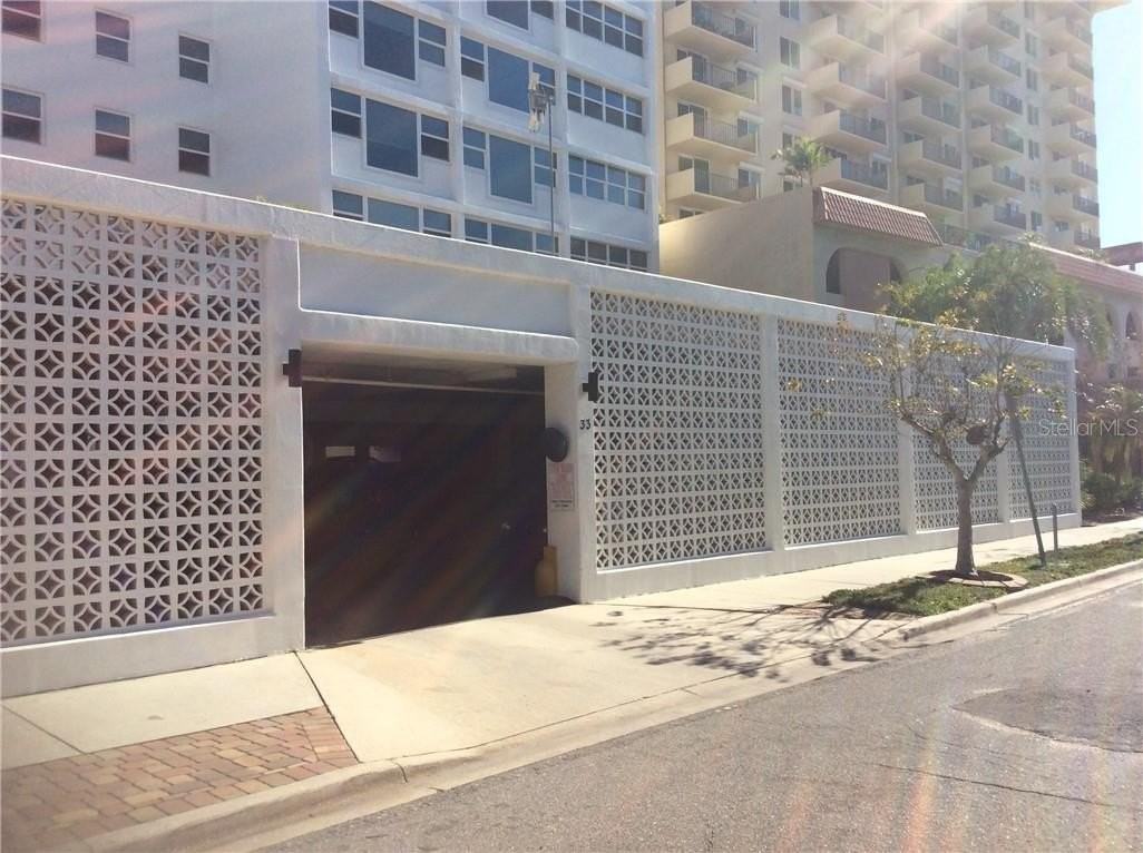 33 S Gulfstream Ave #1001 - Photo 2 of 31