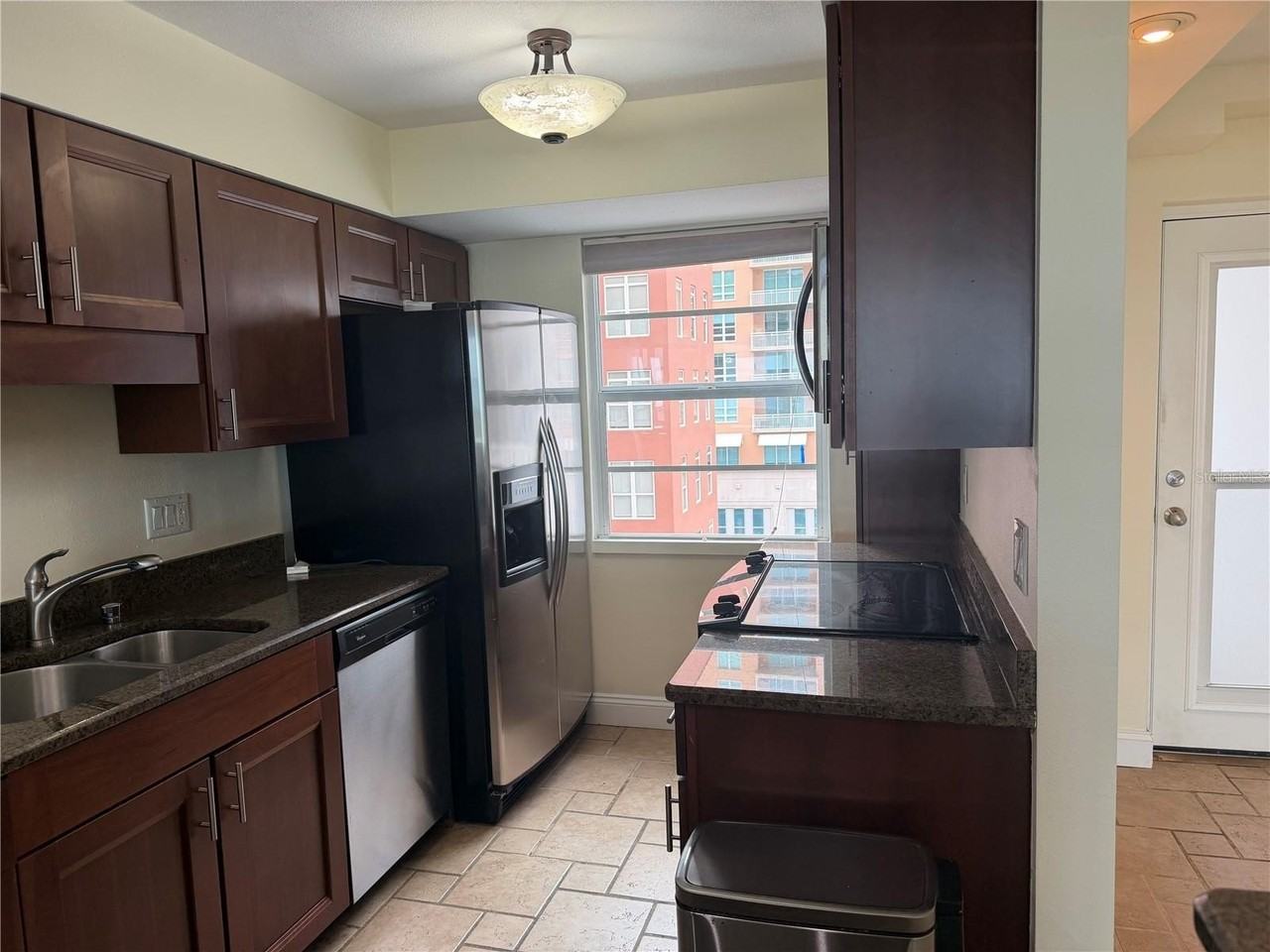 33 S Gulfstream Ave #1001 - Photo 7 of 31