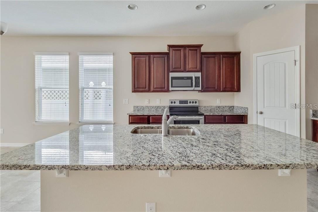 16488 Centipede St - Photo 5 of 17