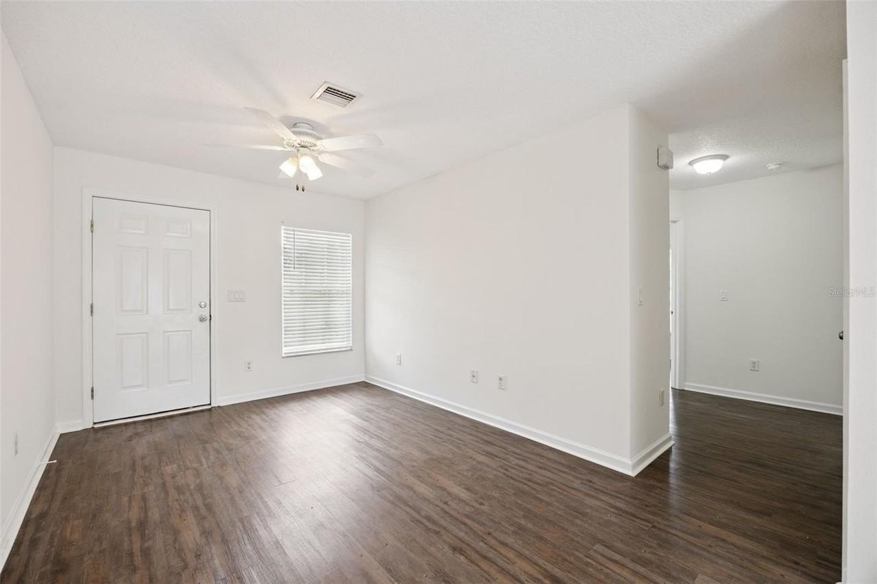 1105 N Rockingham Ave - Photo 3 of 17