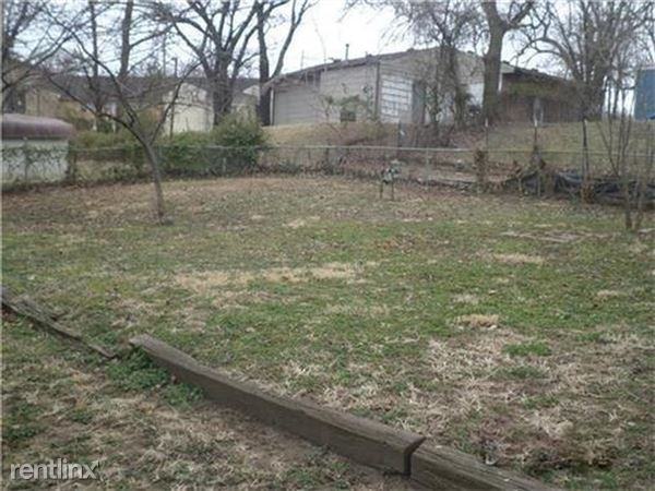 2910 Highland Ave - Photo 3 of 8