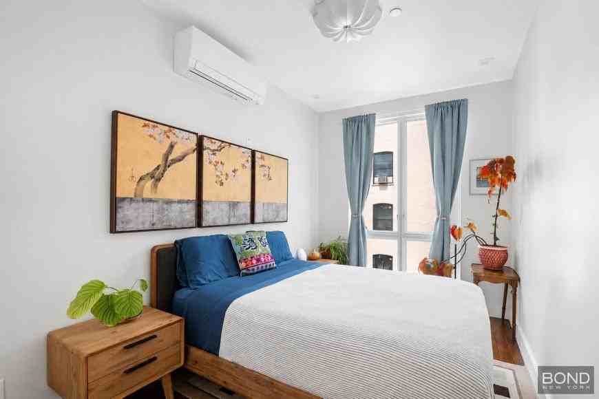 776 Franklin Ave - Photo 3 of 6