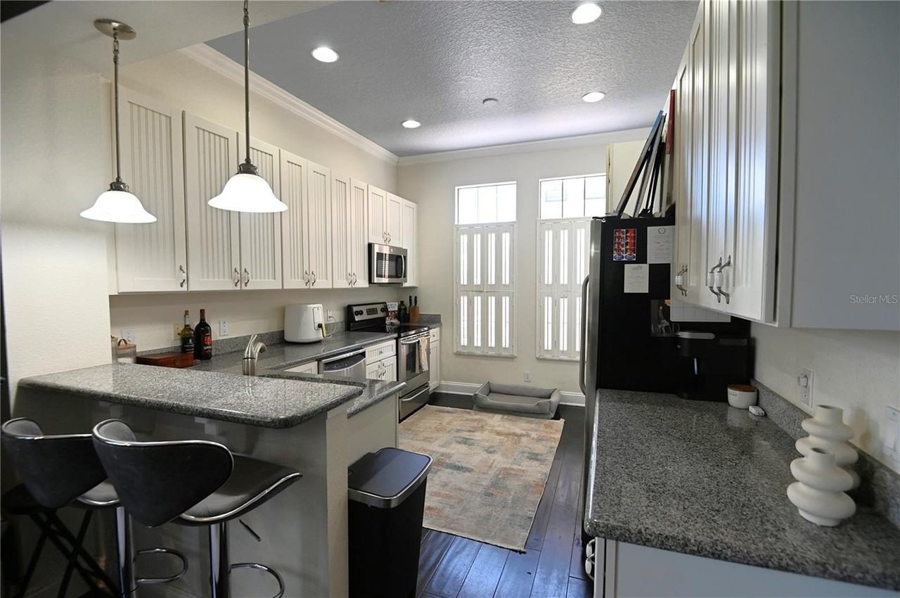 2201 Soho Bay Ct - Photo 5 of 14