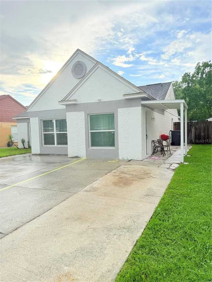 2130 Redleaf Dr - Photo 3 of 41