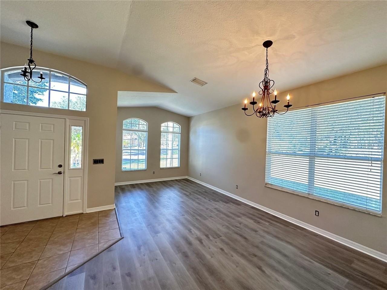 8037 Moccasin Trail Dr - Photo 4 of 34