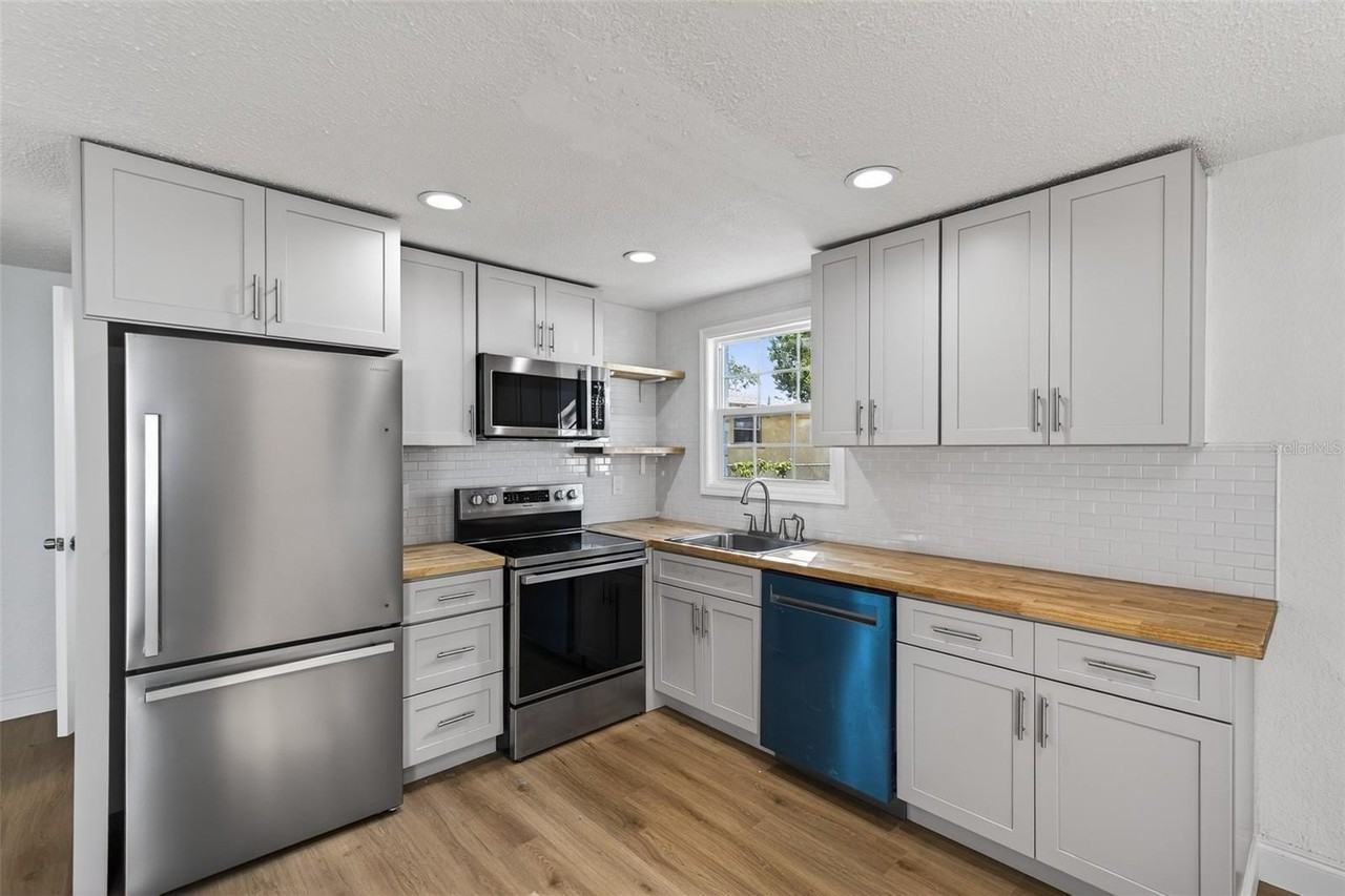4545 12th Ave S - Photo 5 of 28