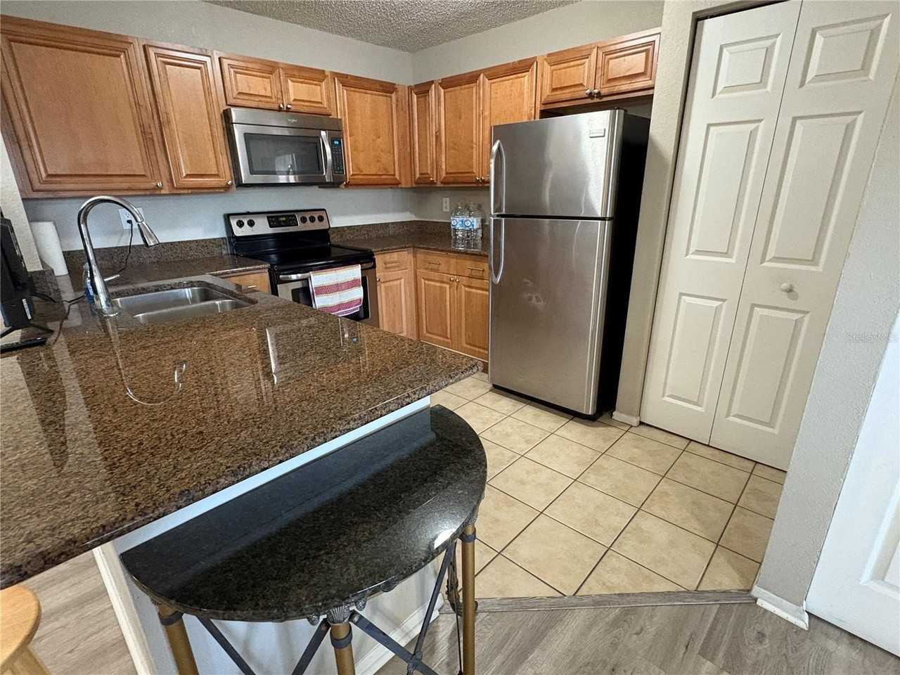 5582 Baywater Dr - Photo 6 of 22