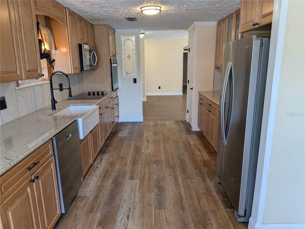 9289 Scepter Ave - Photo 4 of 24