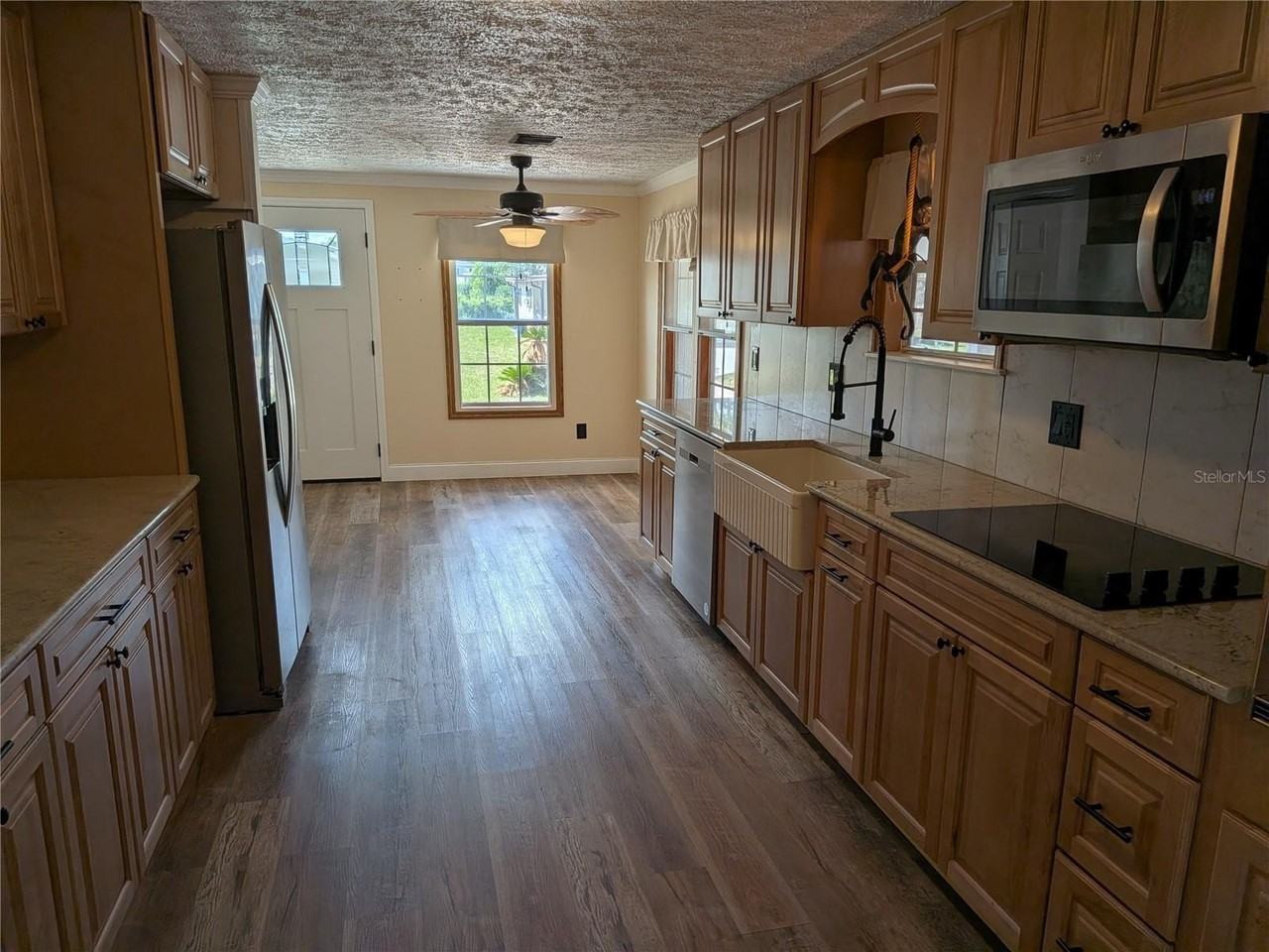 9289 Scepter Ave - Photo 5 of 24