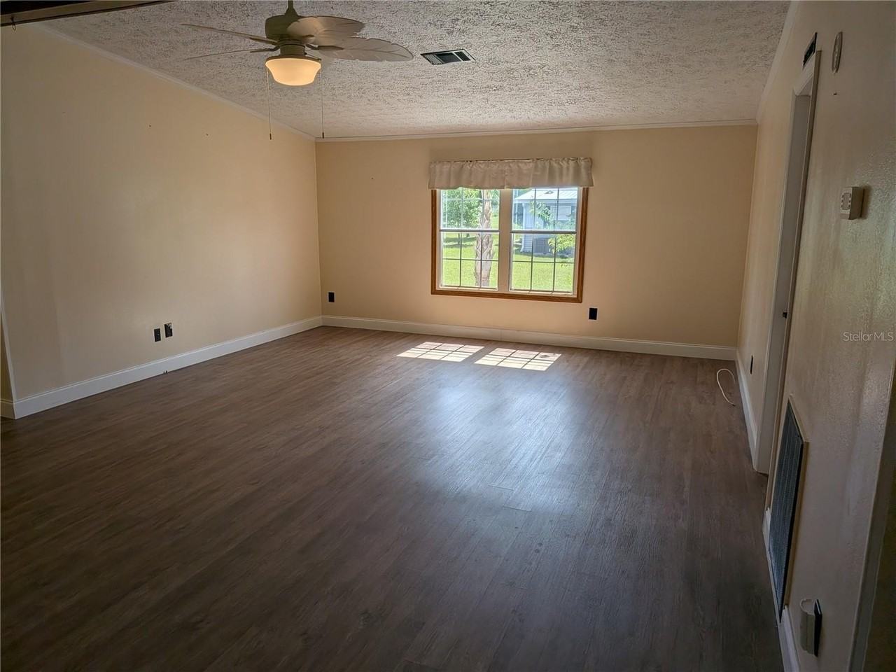 9289 Scepter Ave - Photo 6 of 24