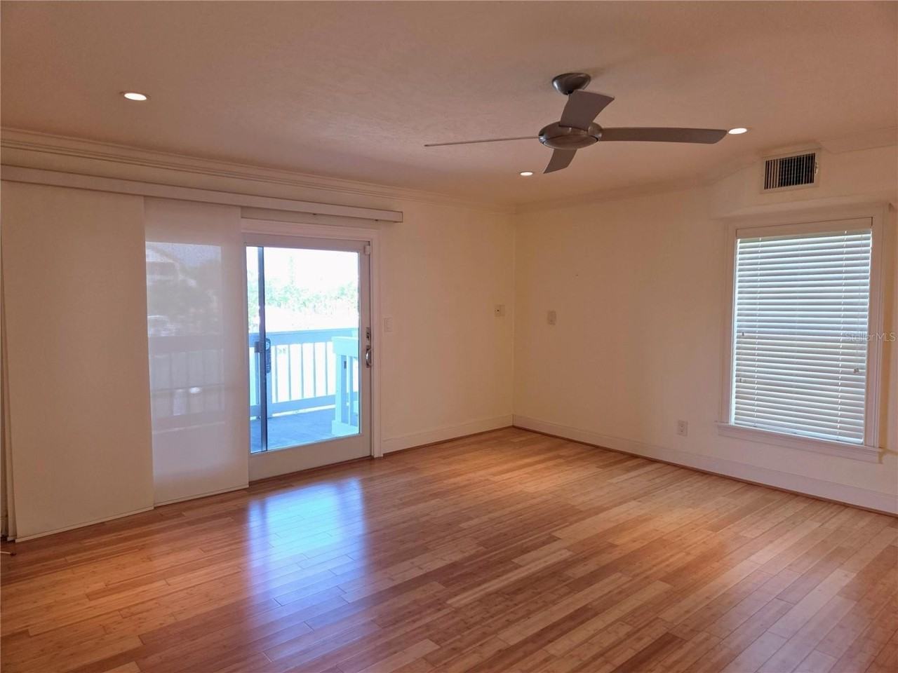 11820 Capri Cir S - Photo 3 of 50