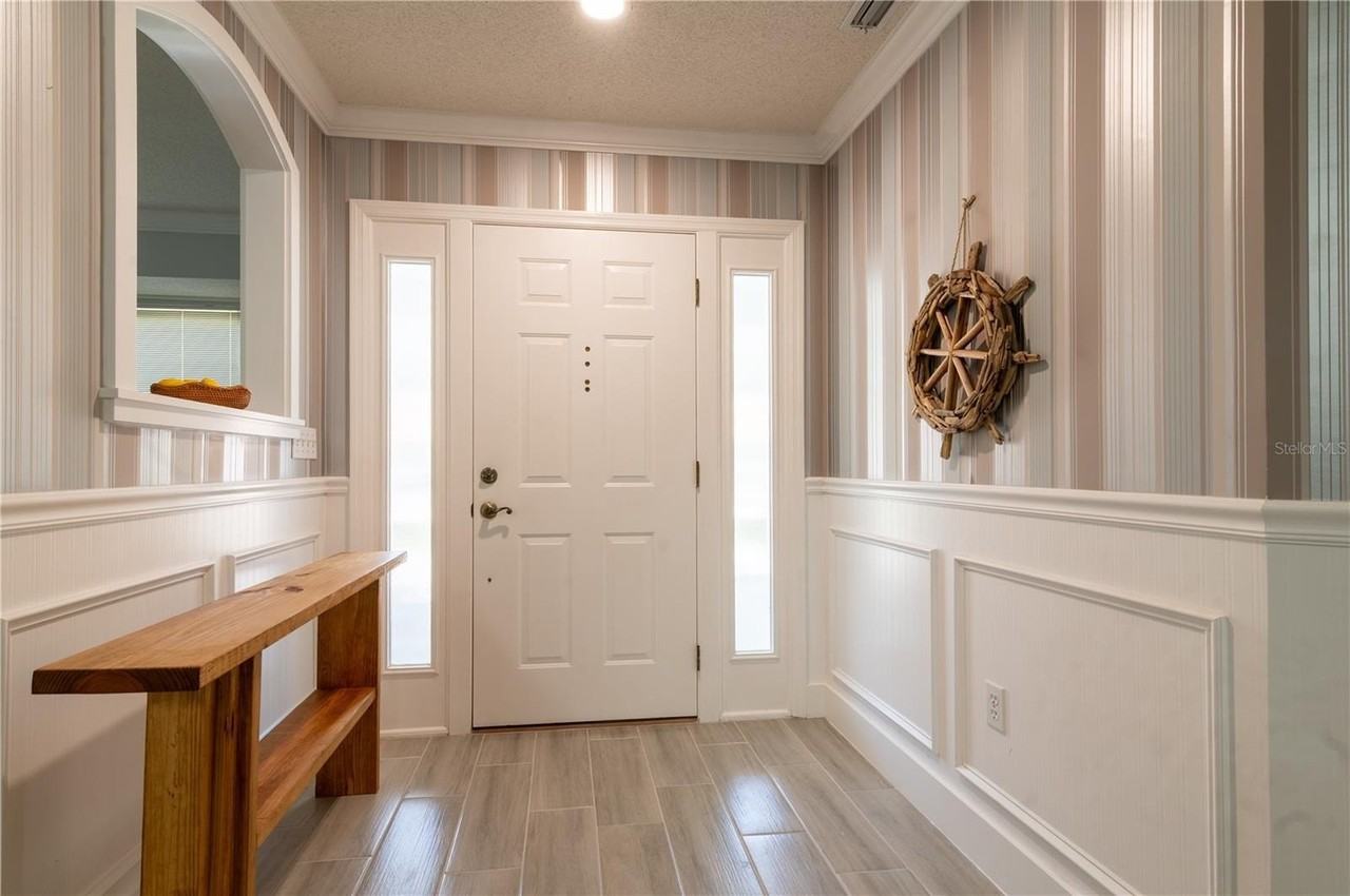 6908 Arbor Oaks Cir - Photo 4 of 49