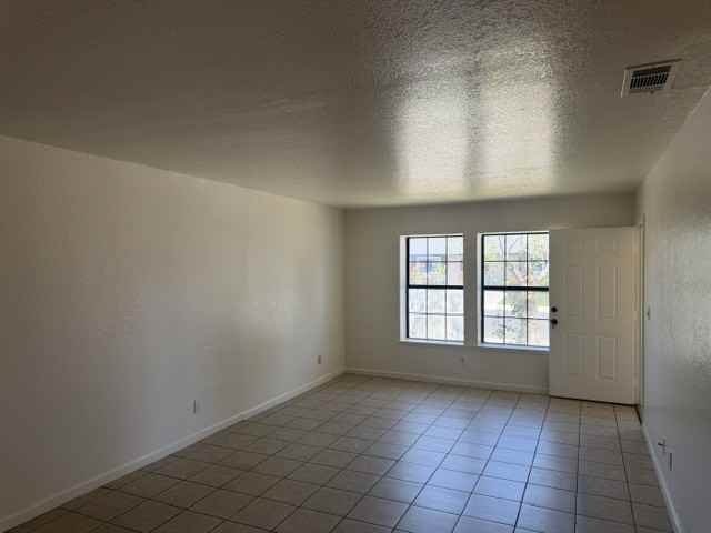 804 Niles Ct #1 - Photo 4 of 44