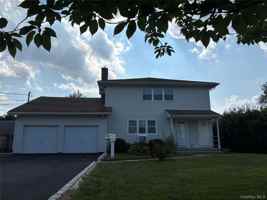 featured image of 8 Locust St