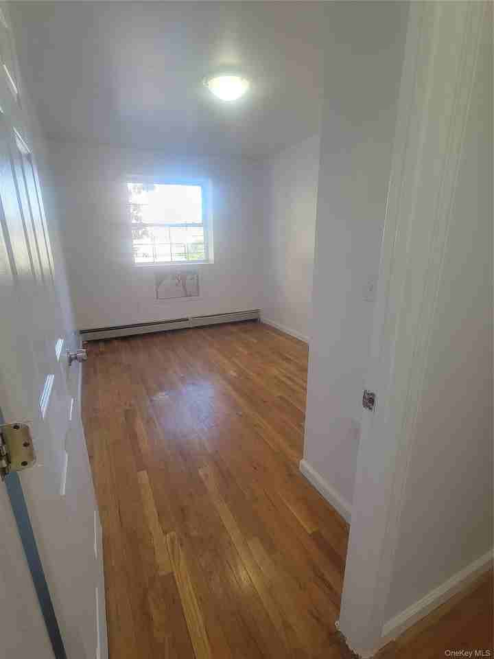 2407 Barker Ave - Photo 4 of 11
