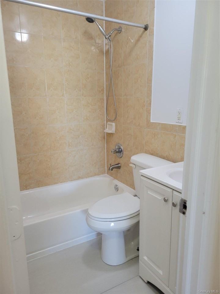 2407 Barker Ave - Photo 5 of 11
