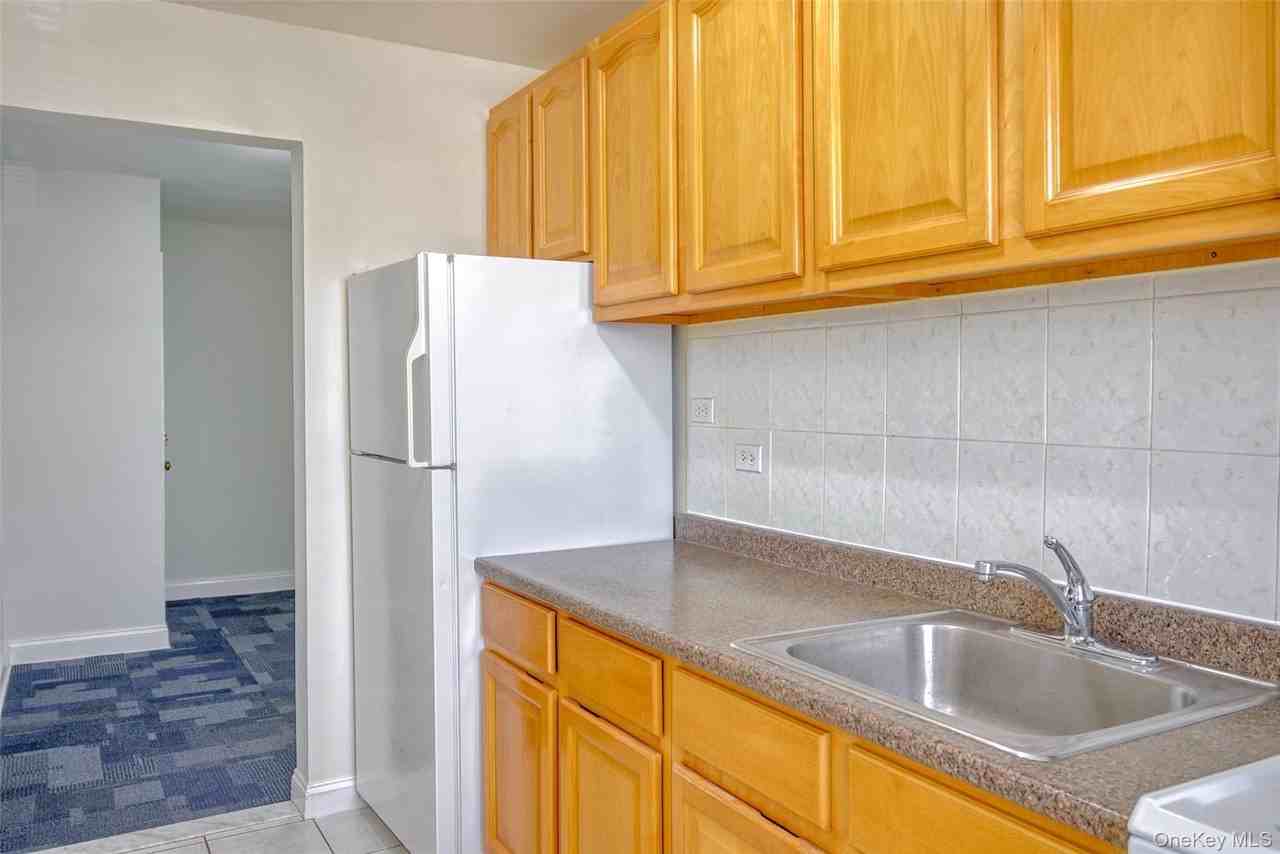 7835 147th St #2E - Photo 6 of 18