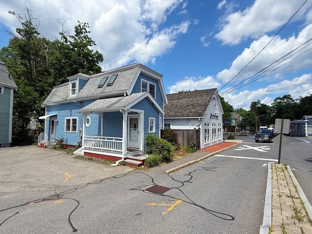 90 Belknap St - Photo 3 of 27